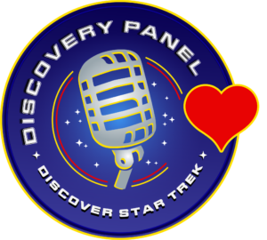 Logo des Discovery Panel Podcasts, mit einem Mikrofon und Herz neben dem Schriftzug 'Discover Star Trek' auf einem dunkelblauen Hintergrund mit Sternen.